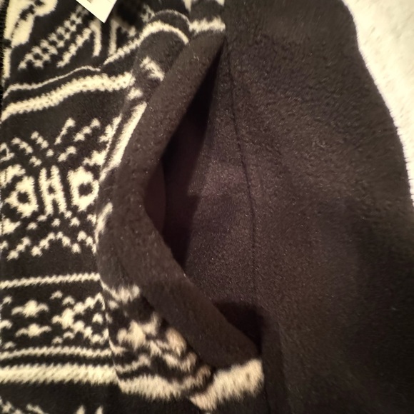 Chaps Women’s Black and White Full Zip Vest Size Medium New With Tags - Picture 10 of 16